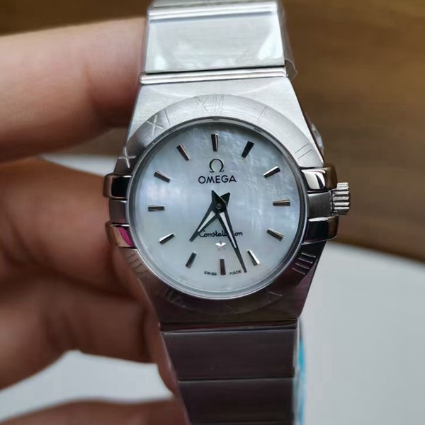 オメガ時計正面デザイン